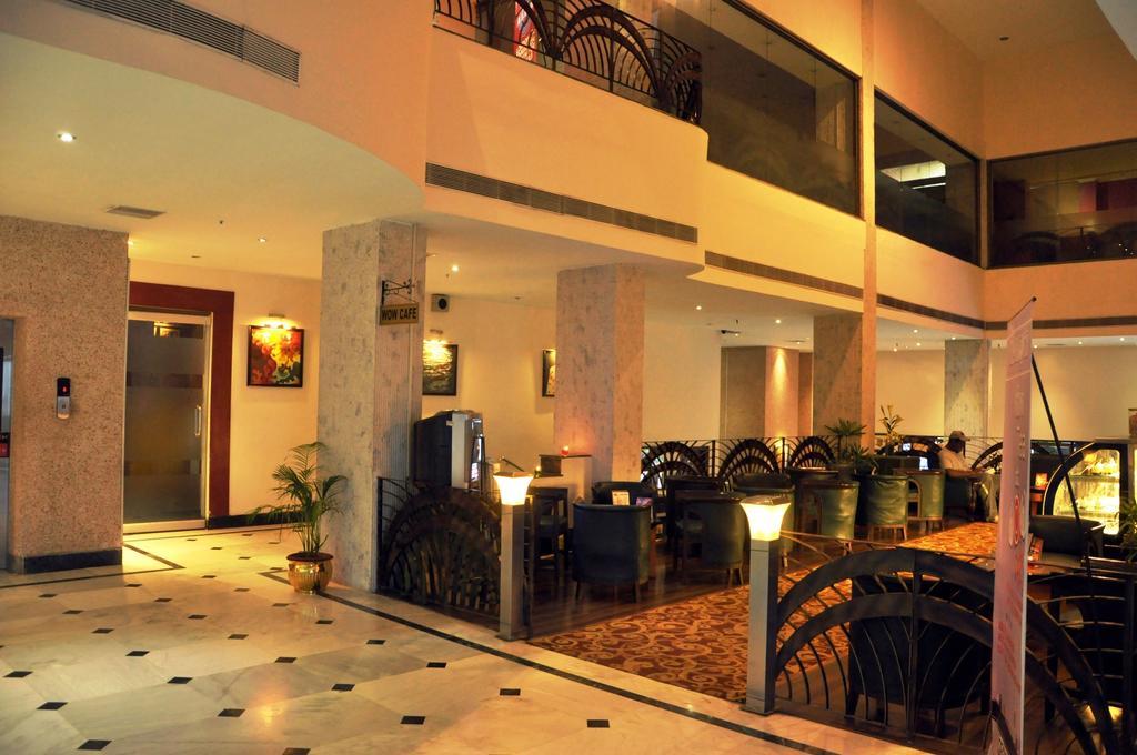 Indismart Hotel Calcuta Exterior foto