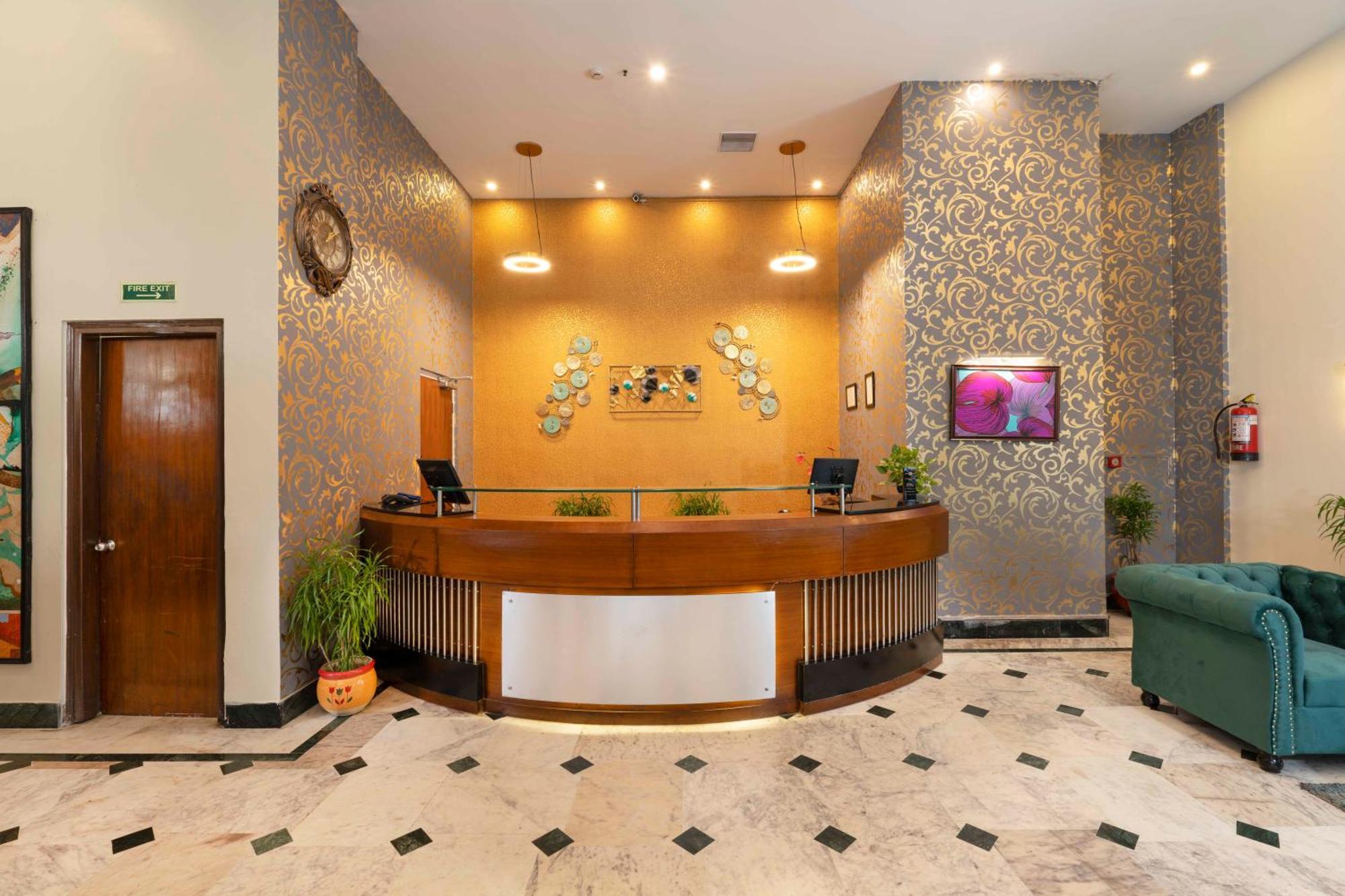 Indismart Hotel Calcuta Exterior foto