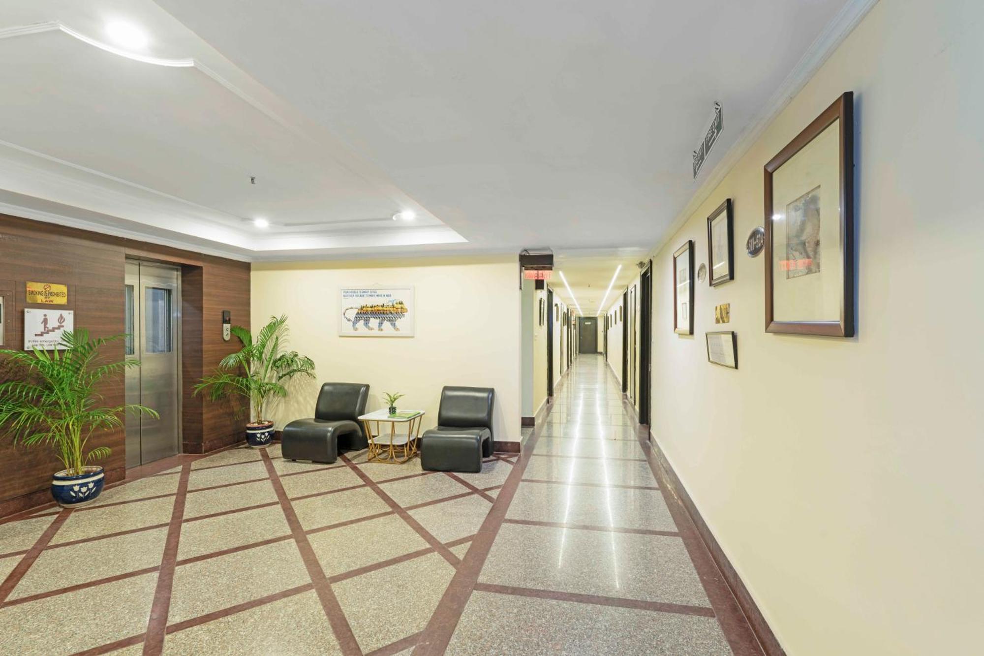 Indismart Hotel Calcuta Exterior foto