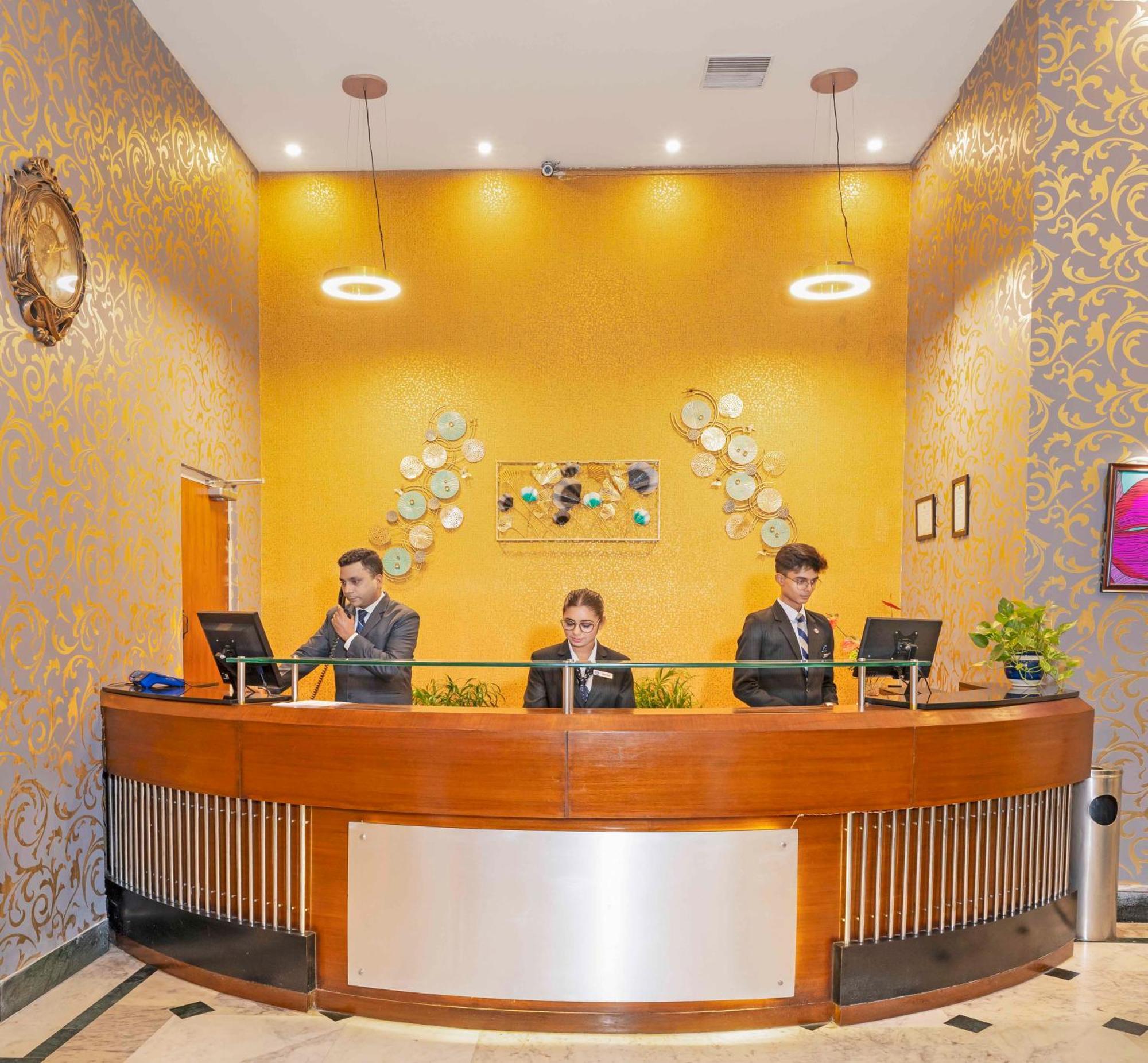 Indismart Hotel Calcuta Exterior foto