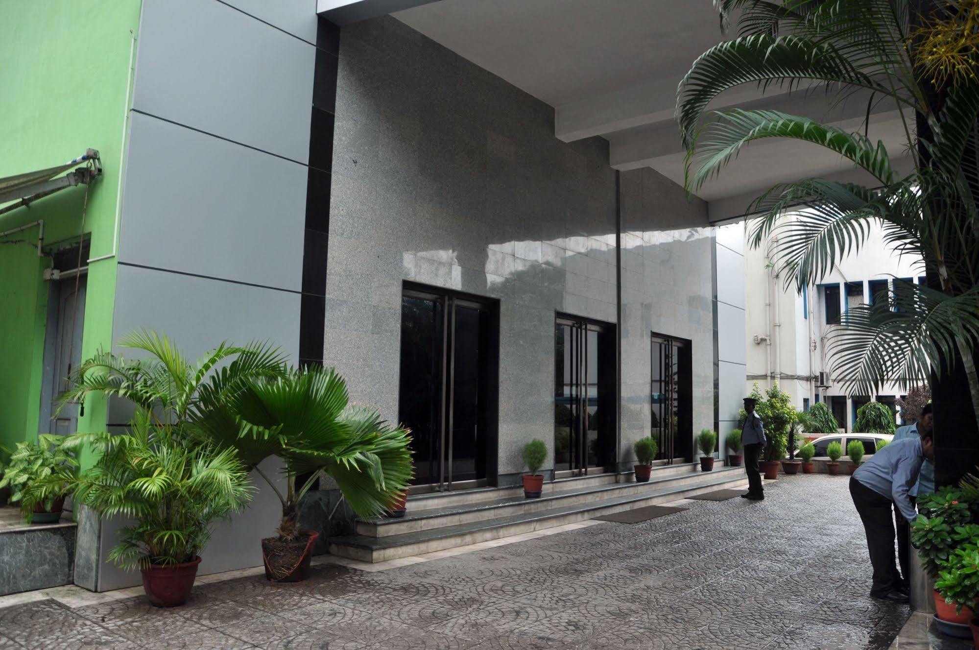 Indismart Hotel Calcuta Exterior foto